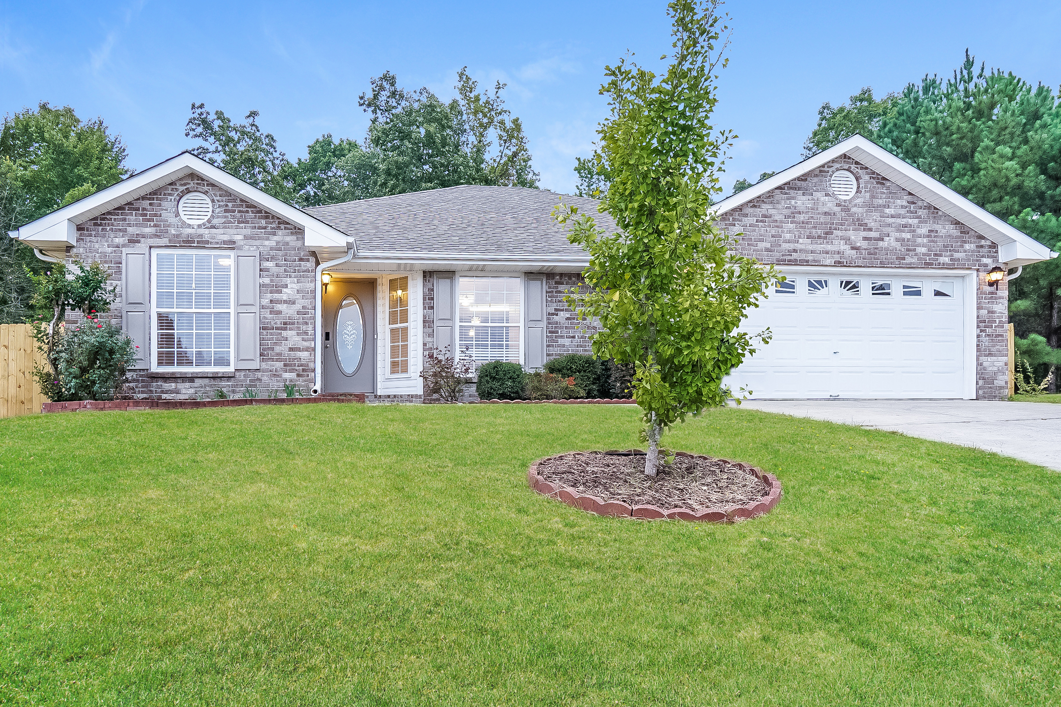 201 IVY HILLS CIR CALERA, AL 35040